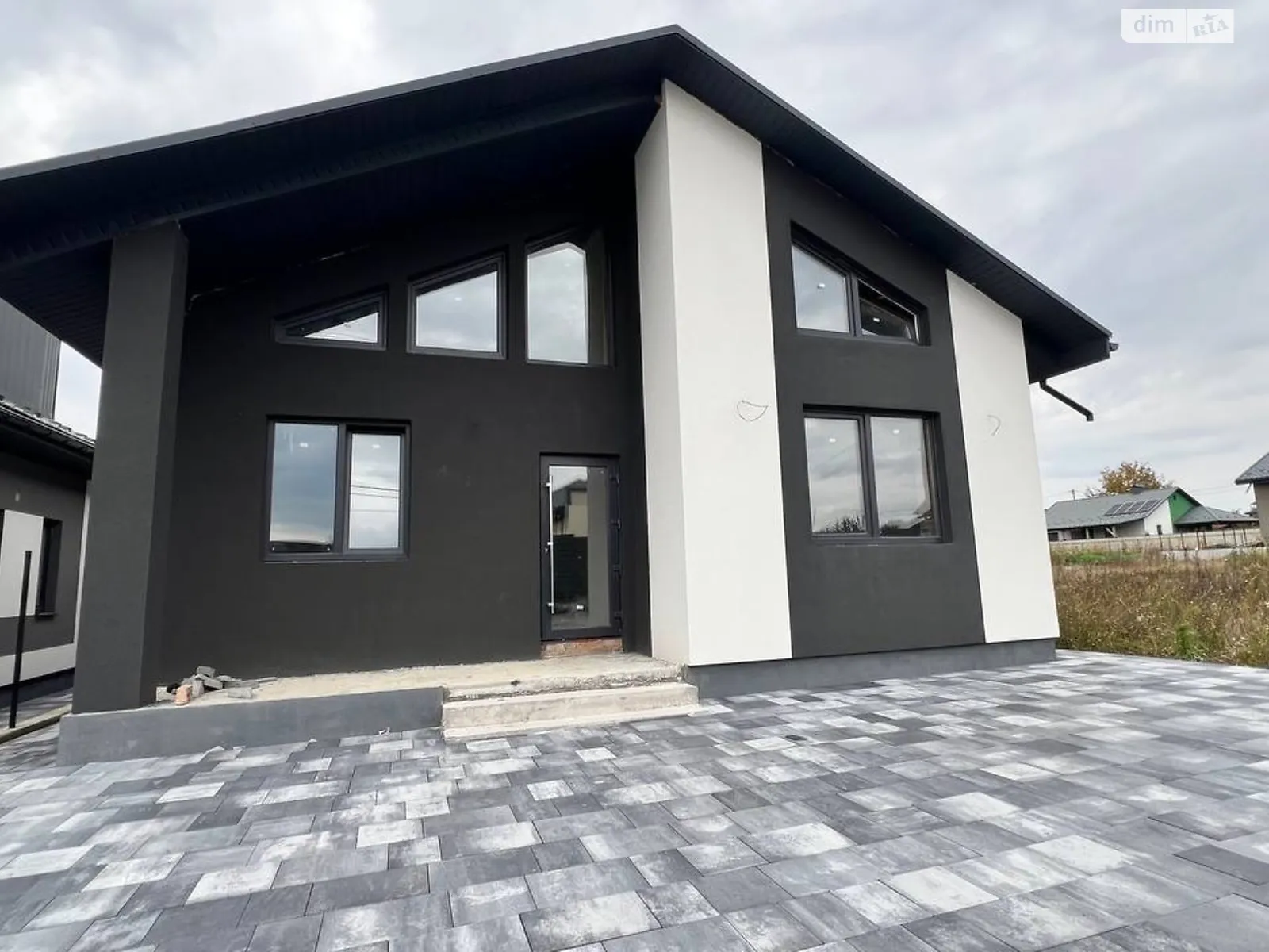 Продается дом на 2 этажа 160 кв. м с гаражом, цена: 160000 $ - фото 1