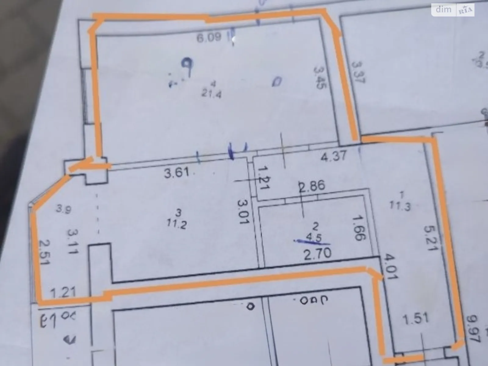 Продается 1-комнатная квартира 52 кв. м в Ивано-Франковске, ул. Длинная, 20В - фото 1