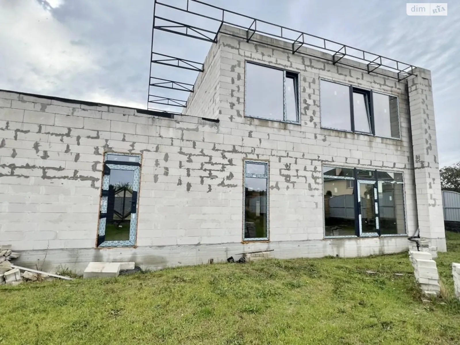 Продается дом на 2 этажа 160 кв. м с верандой, цена: 75000 $ - фото 1