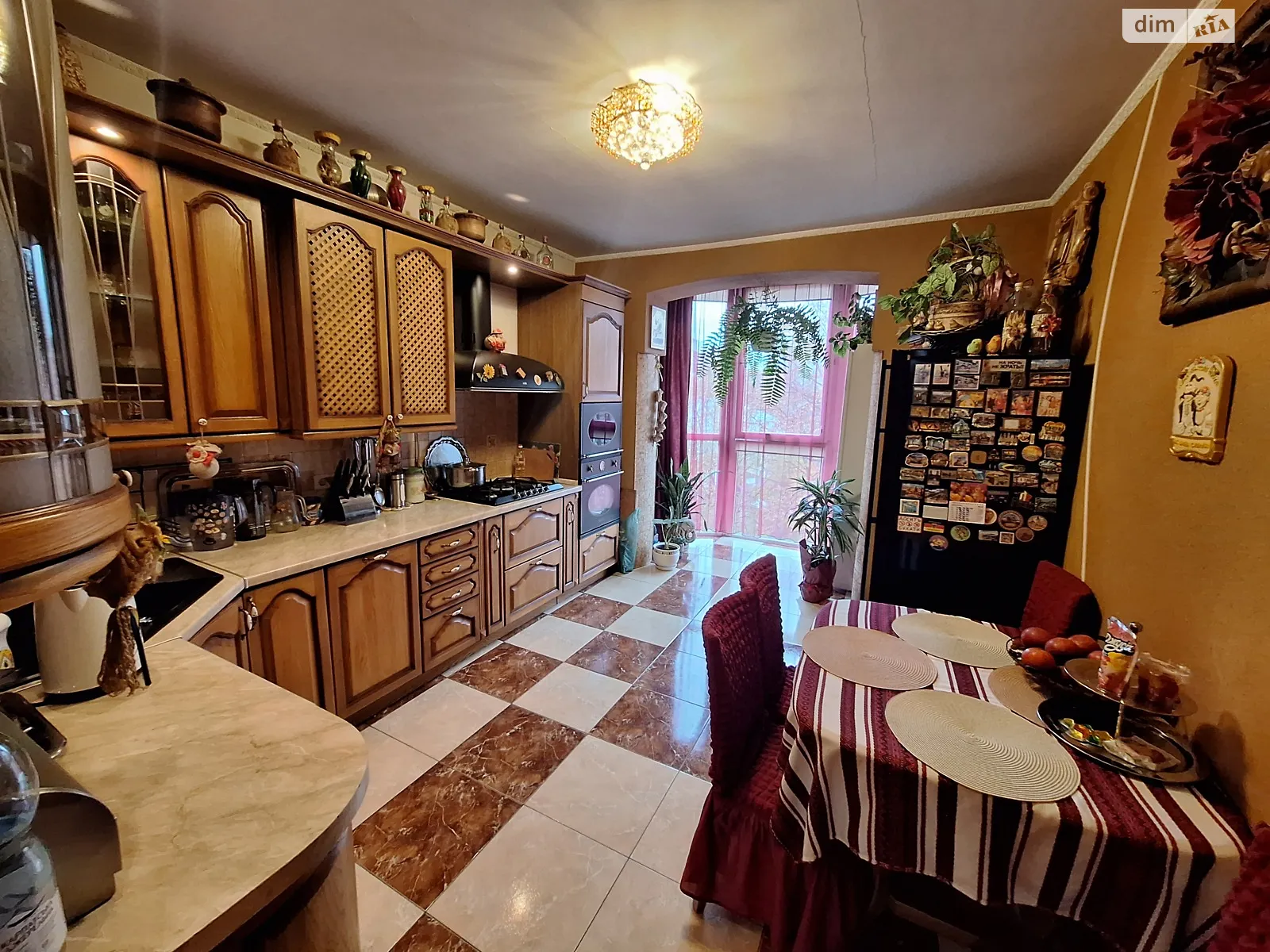 Продается 6-комнатная квартира 167.7 кв. м в Львове, ул. Квитовая, 26 - фото 1