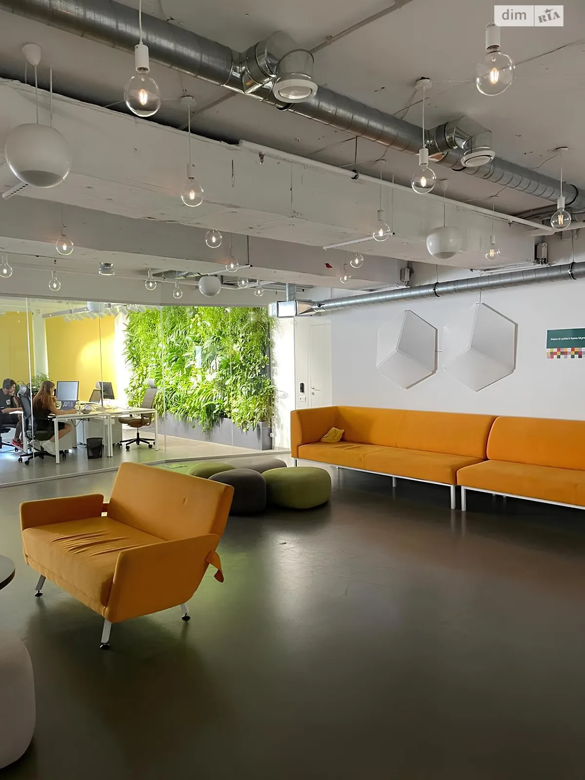 Сдается в аренду офис 1300 кв. м в бизнес-центре, цена: 34000 $ - фото 1