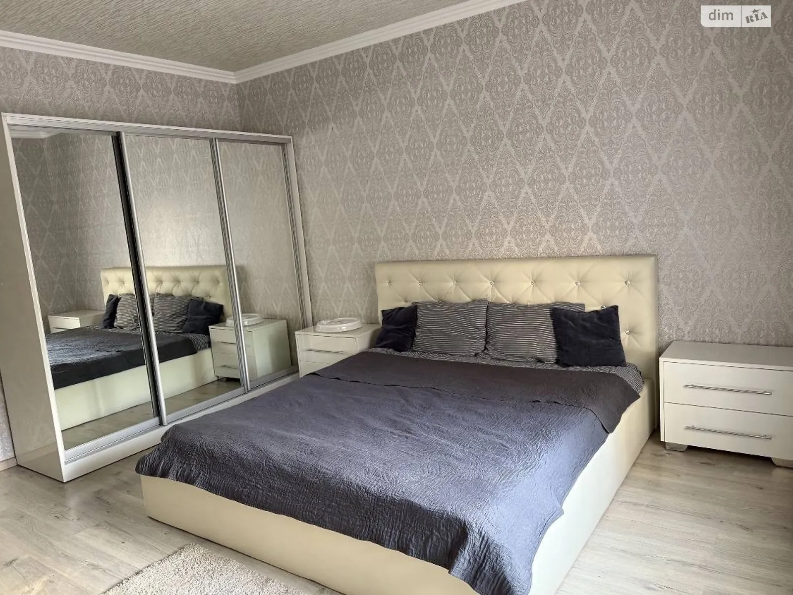 Здається в оренду 1-кімнатна квартира 45 кв. м у Ужгороді, вул. Собранецька - фото 1