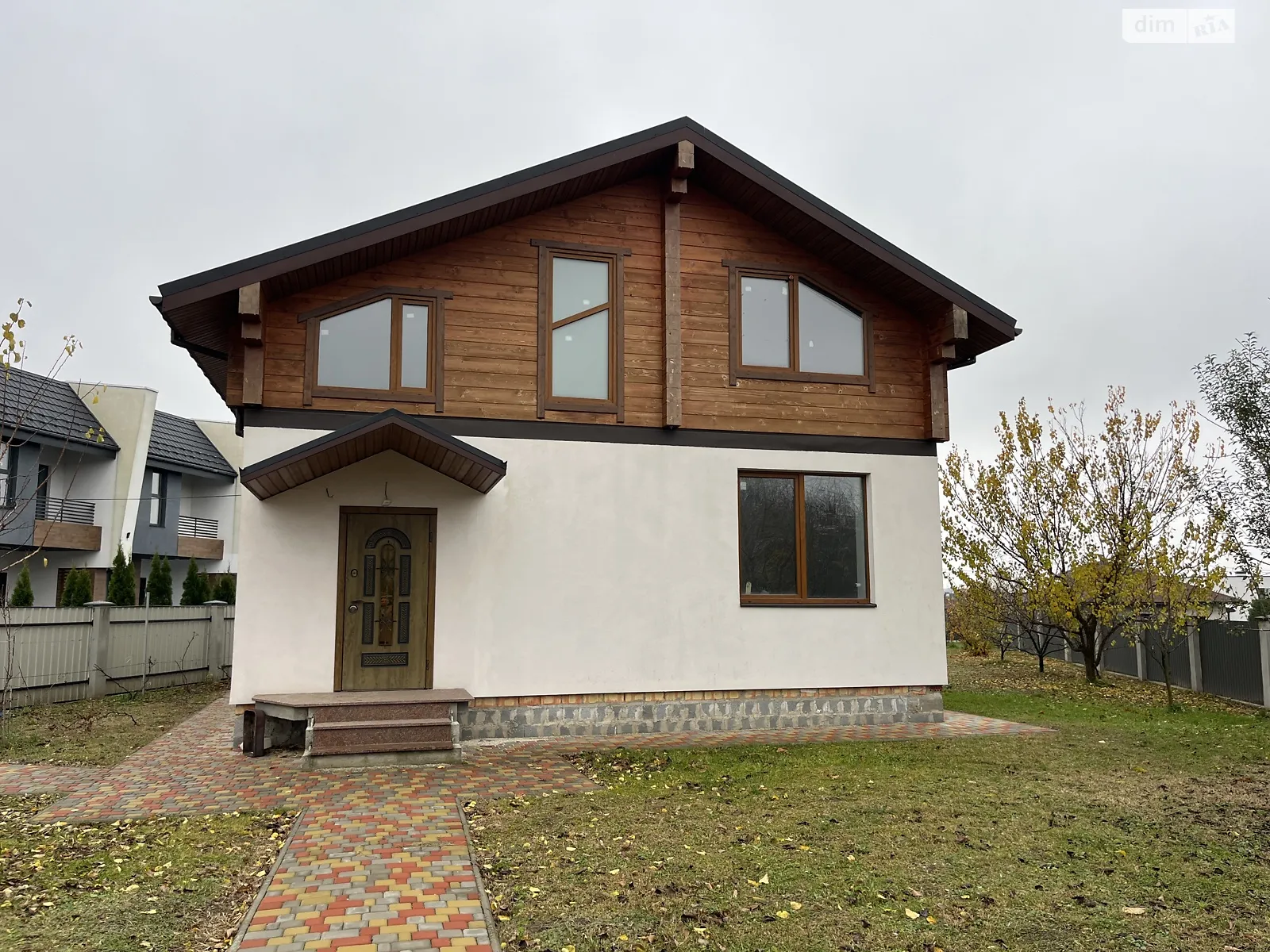 Продается дом на 2 этажа 140 кв. м с баней/сауной, цена: 200000 $ - фото 1