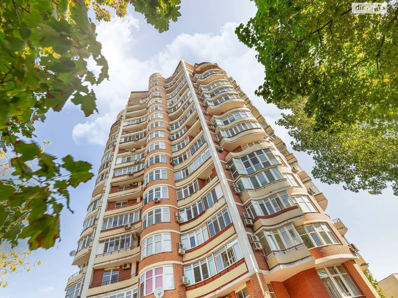 Сдается в аренду 1-комнатная квартира 57 кв. м в Одессе, ул. Инглези, 6/1 - фото 1