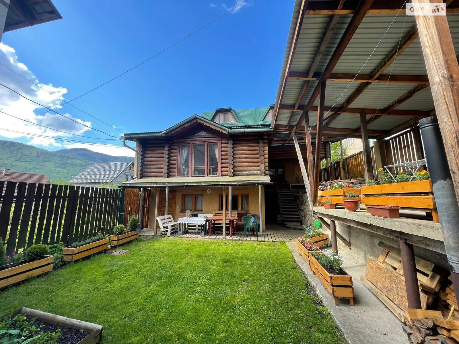 Продается дом на 4 этажа 450 кв. м с верандой, цена: 180000 € - фото 1