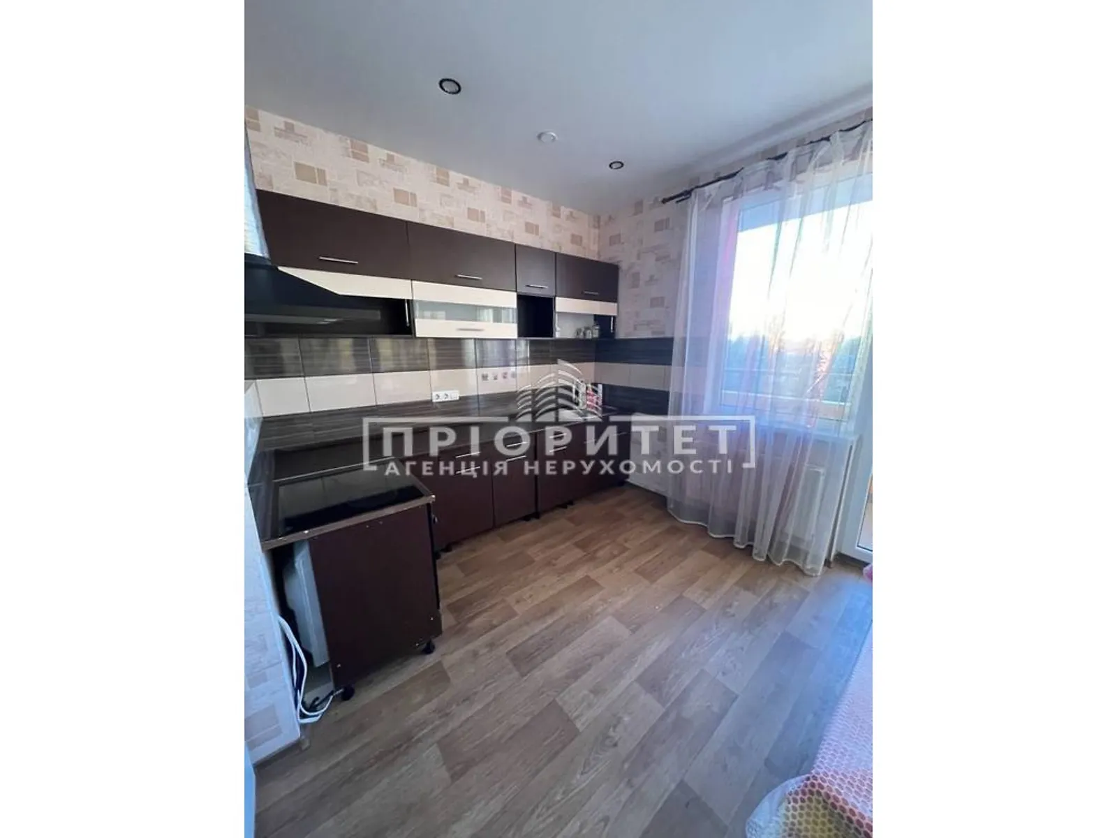 Продается 1-комнатная квартира 40 кв. м в Одессе, ул. Среднефонтанская - фото 1