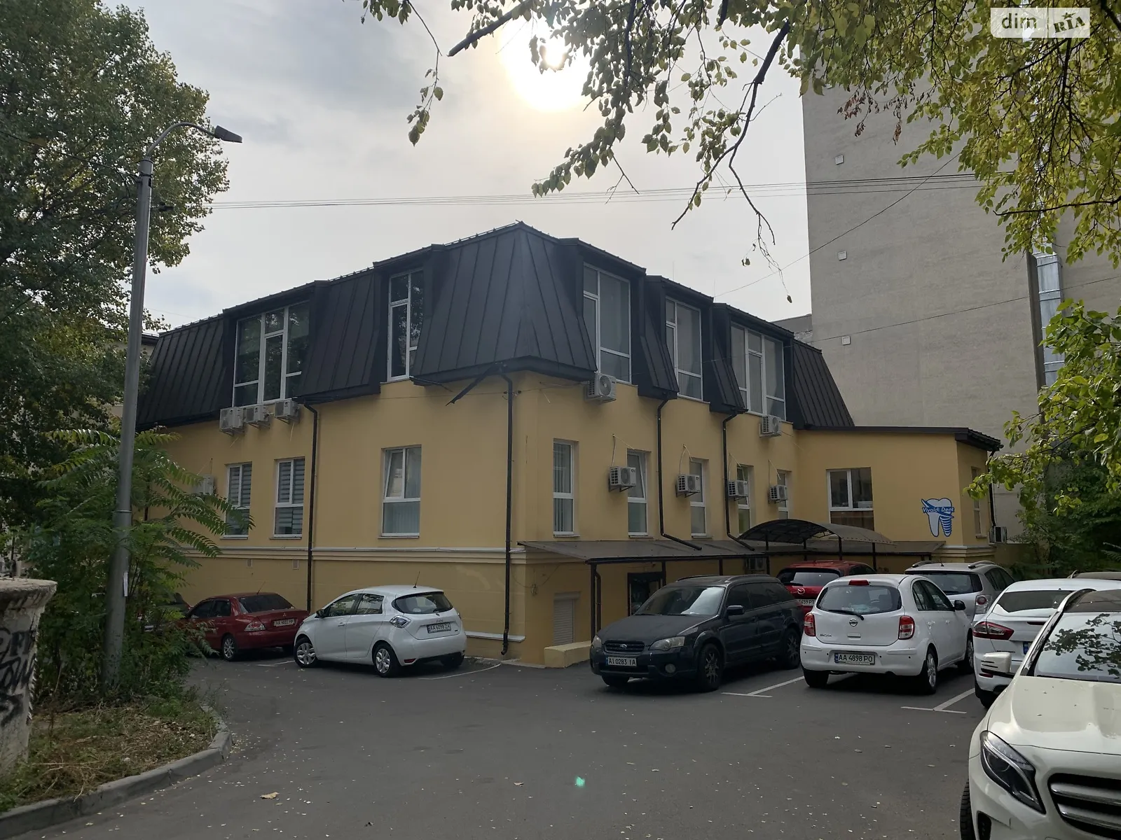 Продается помещения свободного назначения 67 кв. м в 3-этажном здании, цена: 150000 $ - фото 1