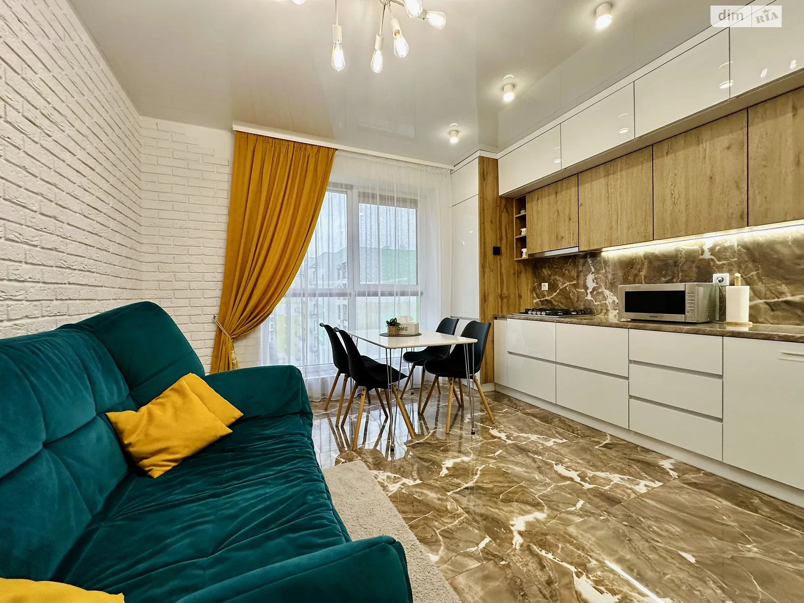 Продается 2-комнатная квартира 67.1 кв. м в Ровно, ул. Черновола Вячеслава, 91У - фото 1