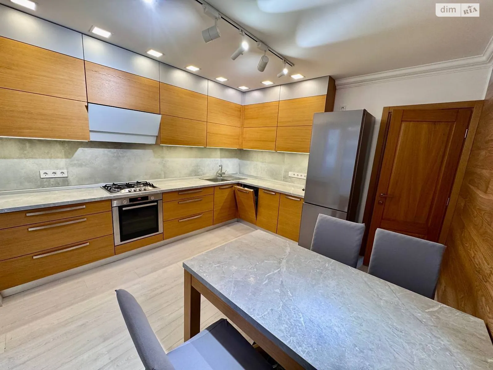 Сдается в аренду 3-комнатная квартира 85 кв. м в Львове, ул. Стрыйская, 115 - фото 1