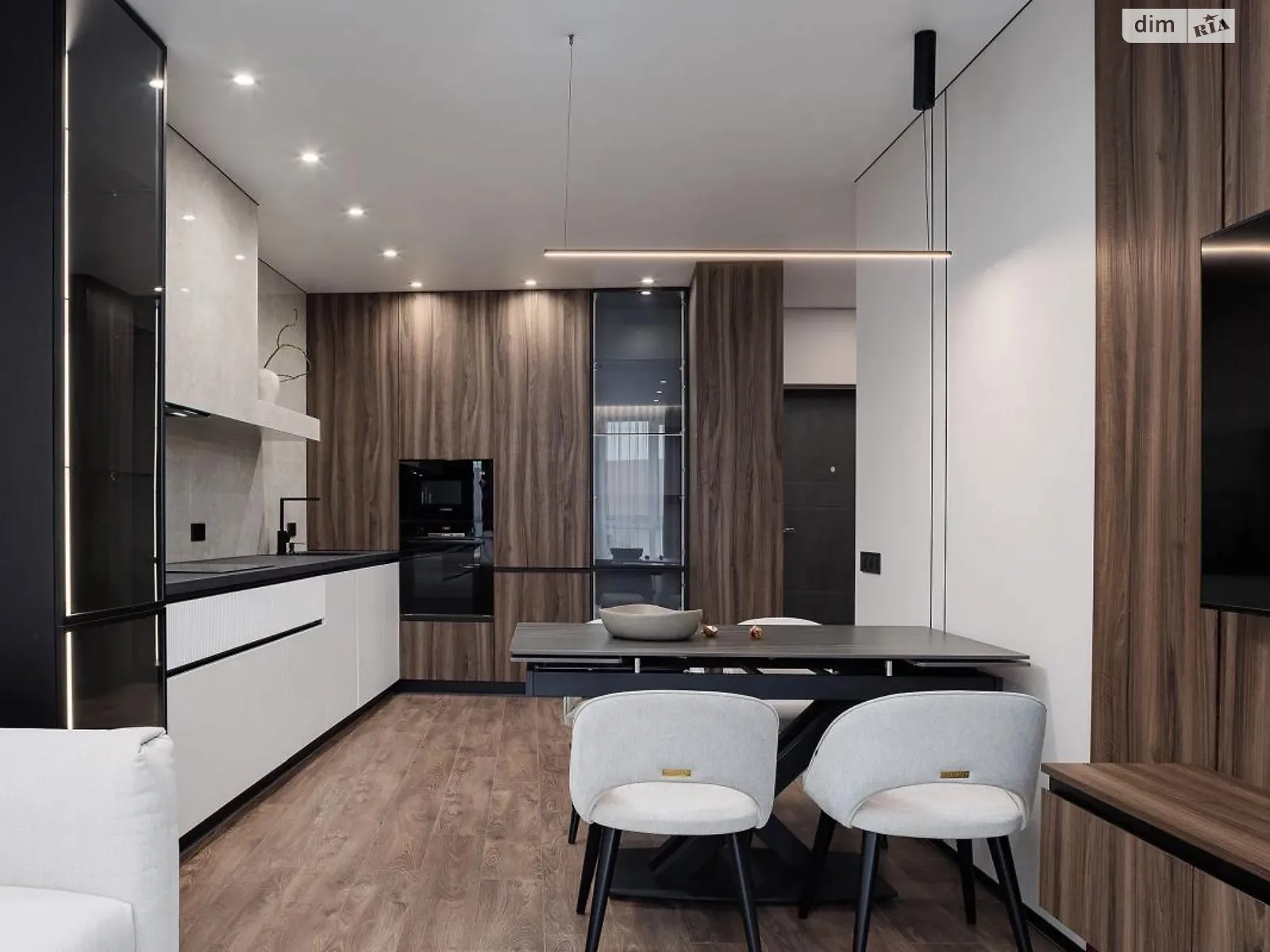 Продается 2-комнатная квартира 84 кв. м в Львове, ул. Замарстиновская, 170Б - фото 1