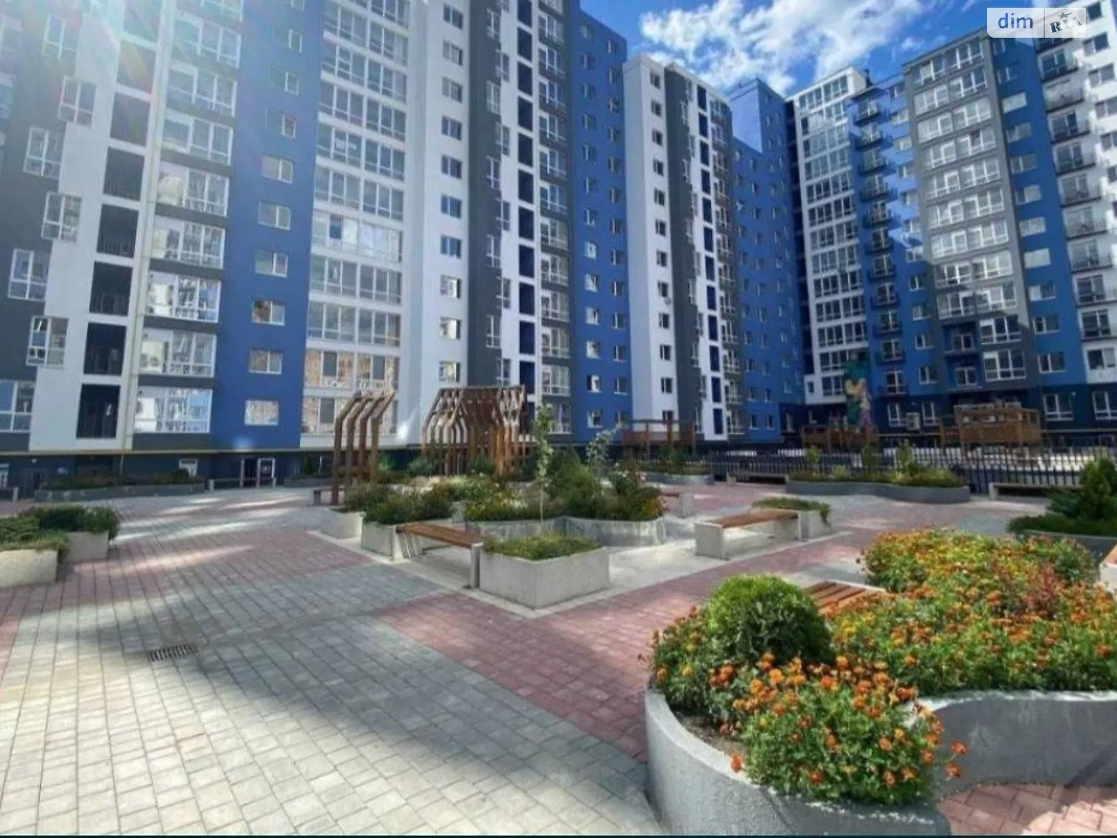 Продается 2-комнатная квартира 63.4 кв. м в Ивано-Франковске, ул. Княгинин, 44 - фото 1