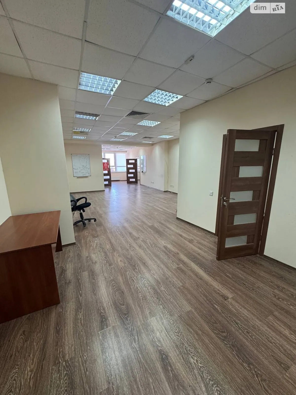 Сдается в аренду офис 150 кв. м в бизнес-центре, цена: 60000 грн - фото 1