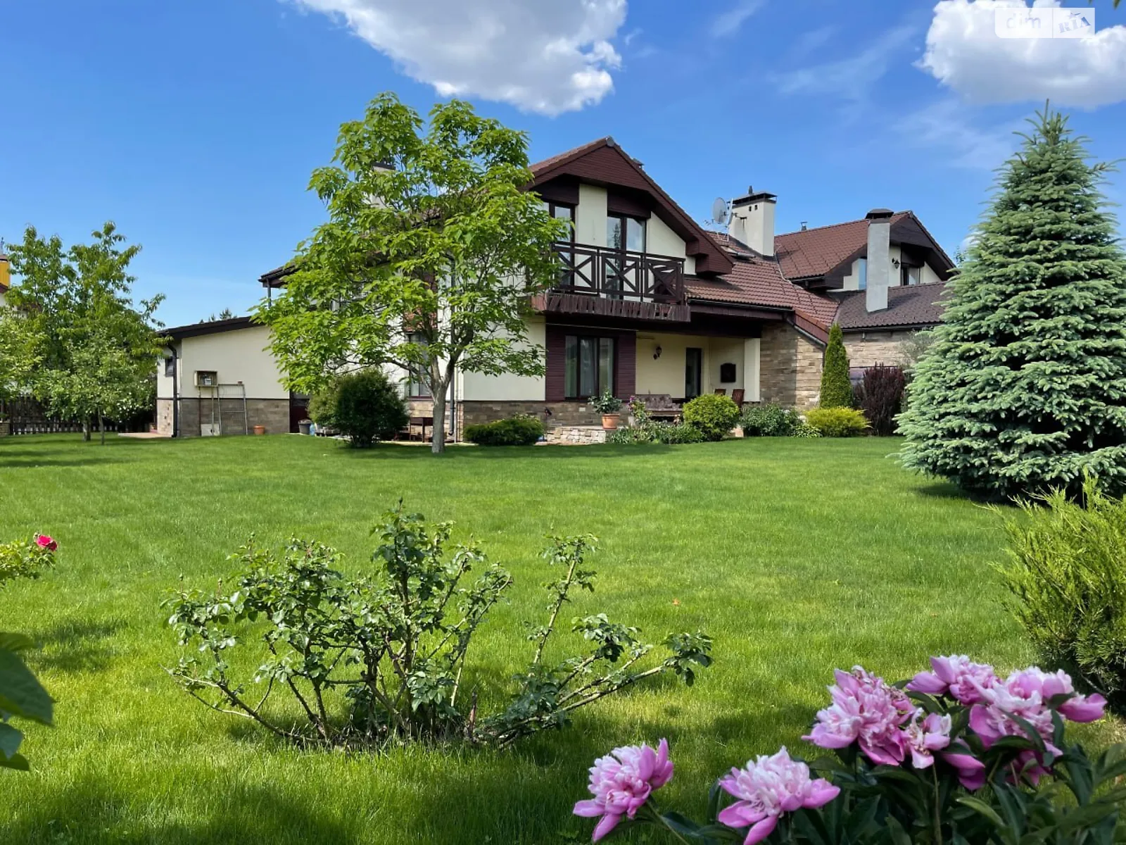 Сдается в аренду дом на 2 этажа 190 кв. м с бассейном, цена: 1500 $ - фото 1