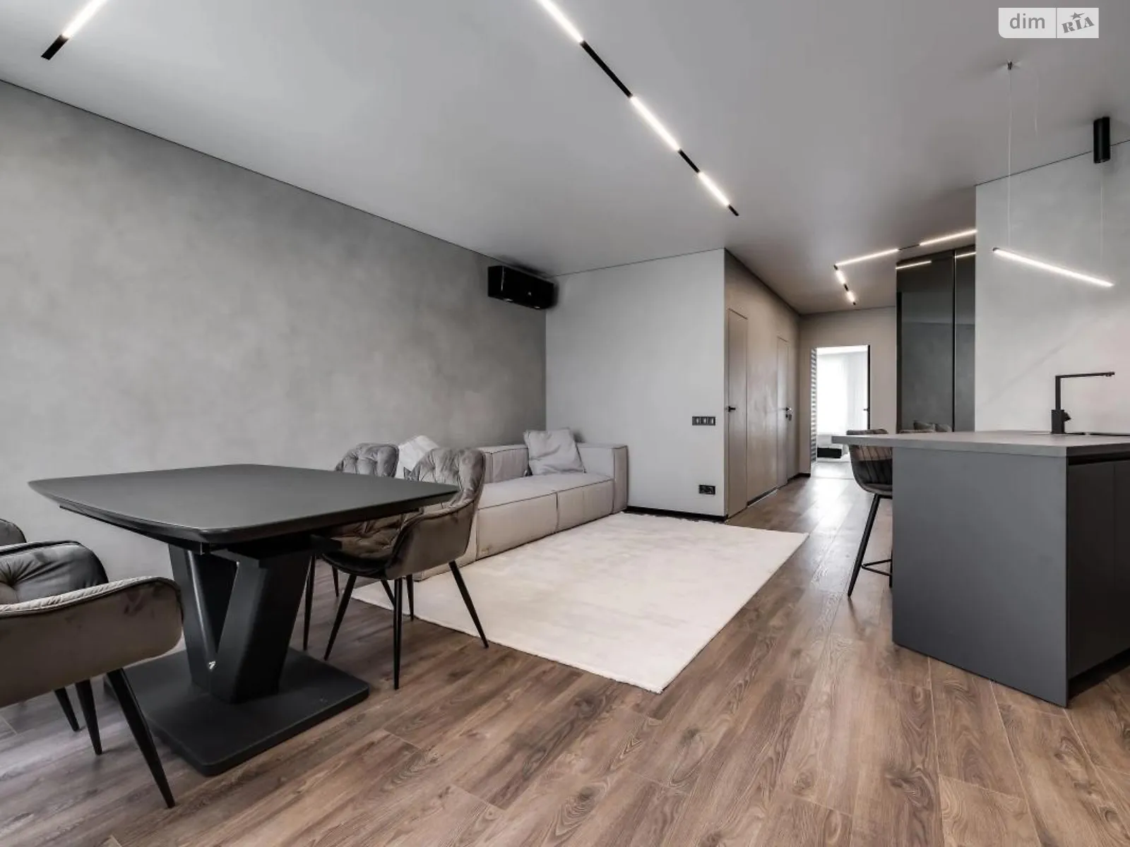 Продается 1-комнатная квартира 70 кв. м в Львове, ул. Замарстиновская, 170Б - фото 1