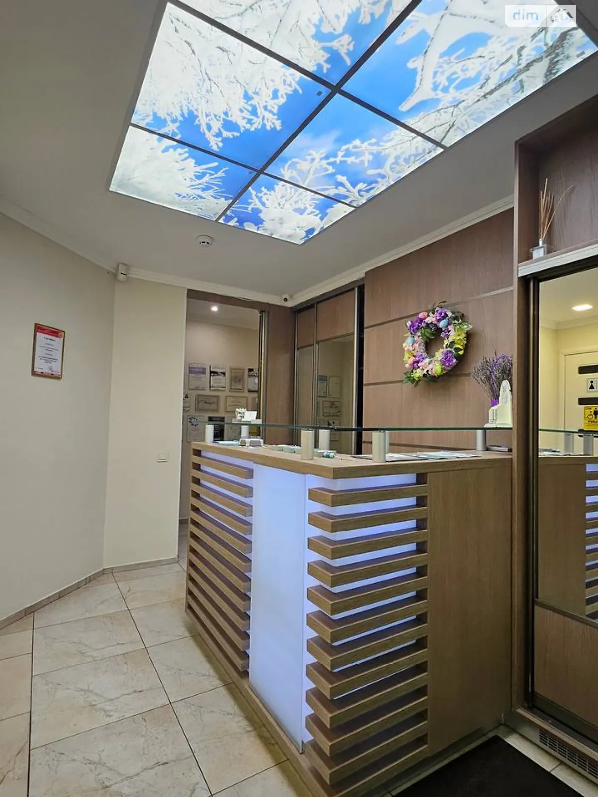 Продается объект сферы услуг 106.8 кв. м в 5-этажном здании, цена: 300000 $ - фото 1