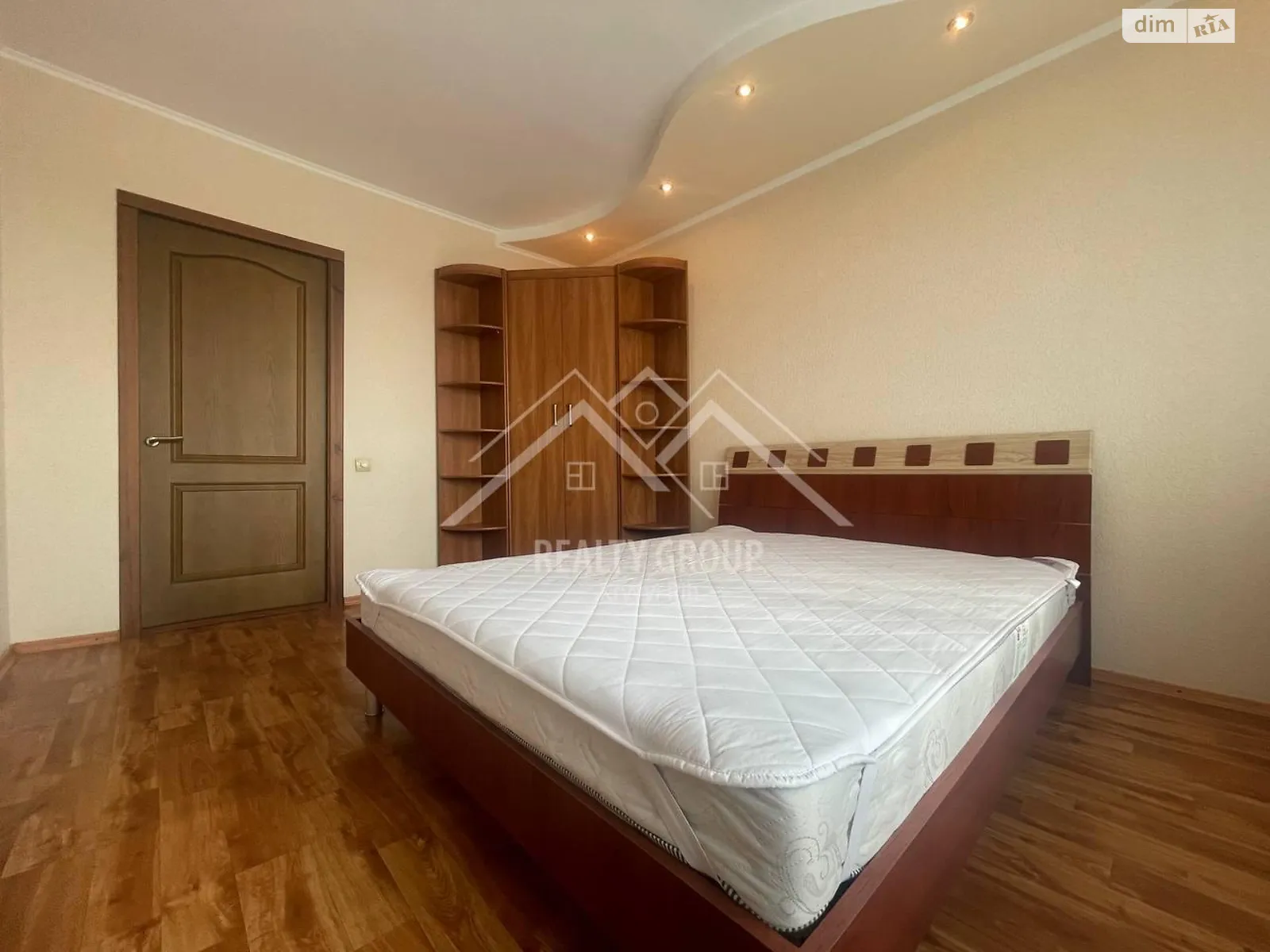 Продается 3-комнатная квартира 67.5 кв. м в Кривом Роге, бул. Миколи Вороного(Василевского Маршала), 9 - фото 1