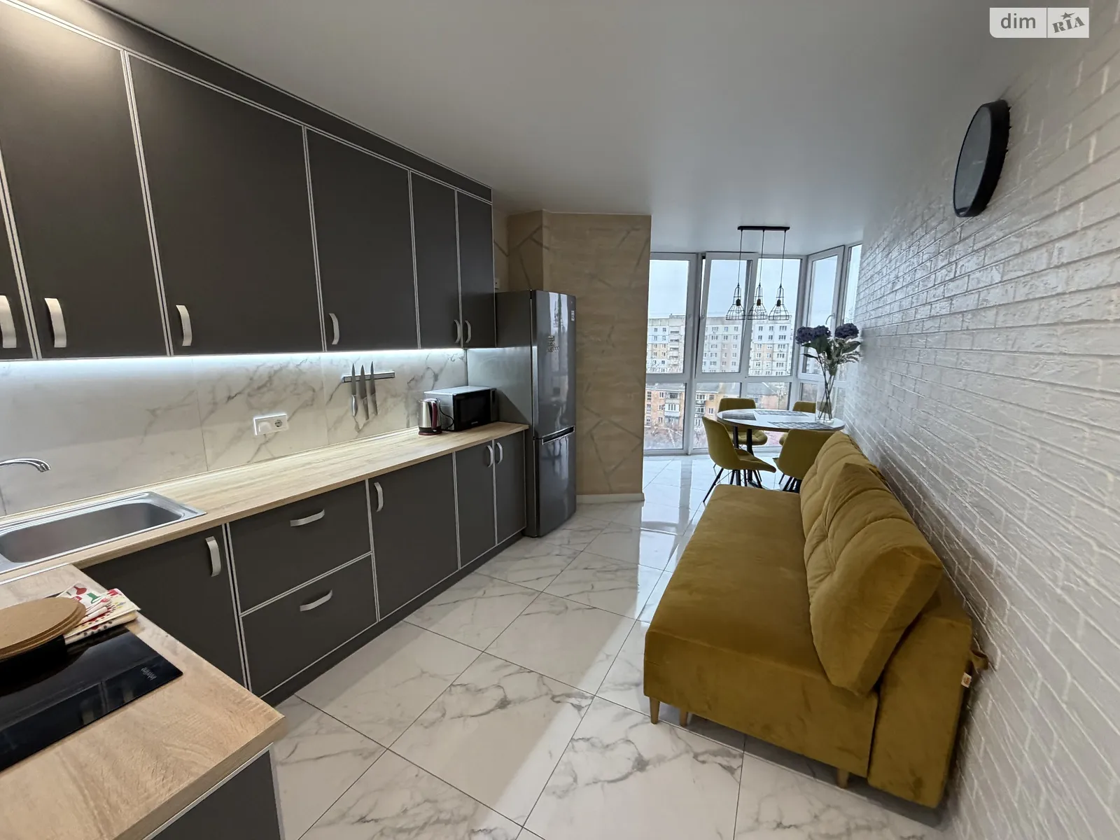 Сдается в аренду 1-комнатная квартира 56 кв. м в Виннице, ул. Пирогова, 76В - фото 1