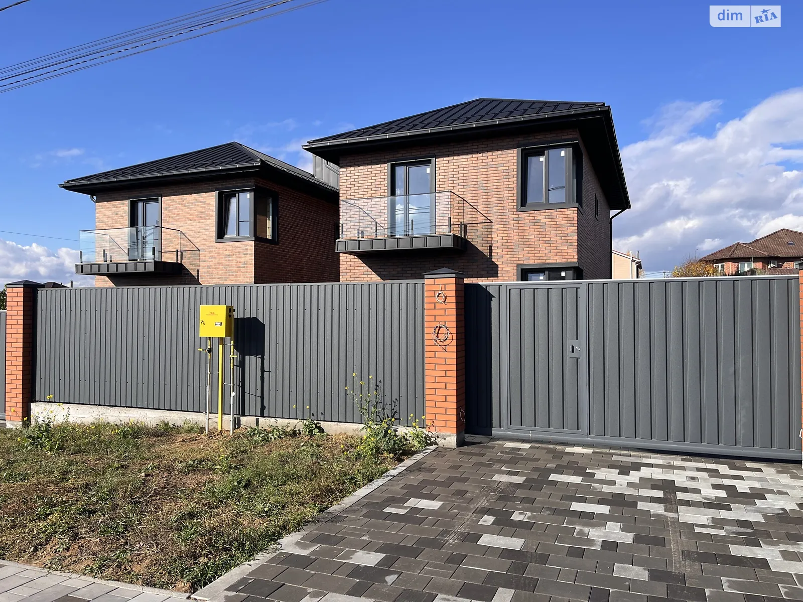 Продается дом на 2 этажа 115 кв. м с бассейном, цена: 93000 $ - фото 1