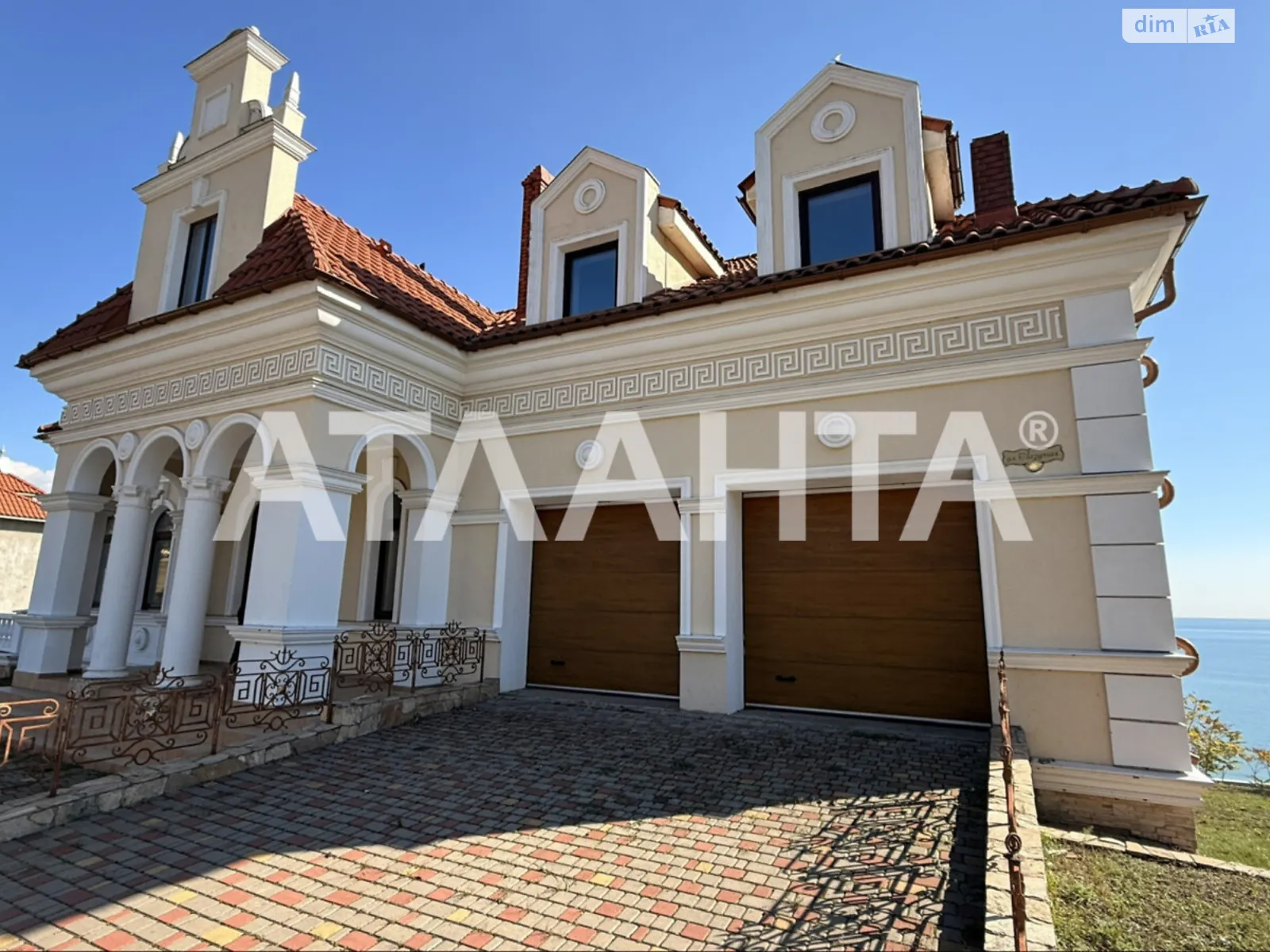 Продается дом на 3 этажа 595.9 кв. м с балконом, цена: 950000 $ - фото 1