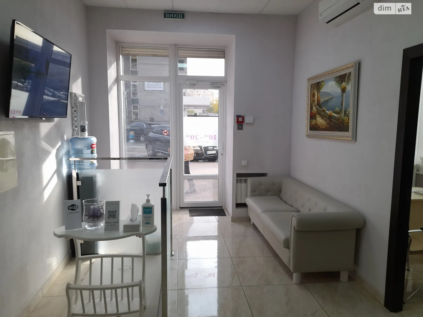 Сдается в аренду помещения свободного назначения 53 кв. м в 4-этажном здании, цена: 2200 $ - фото 1