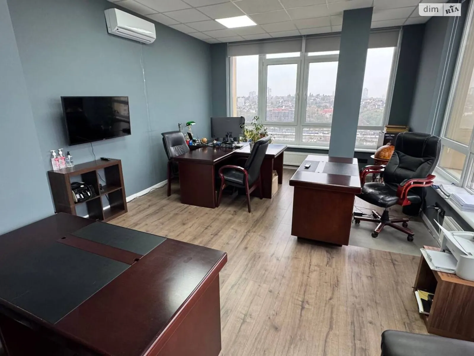 Продается офис 118.3 кв. м в бизнес-центре, цена: 250000 $ - фото 1