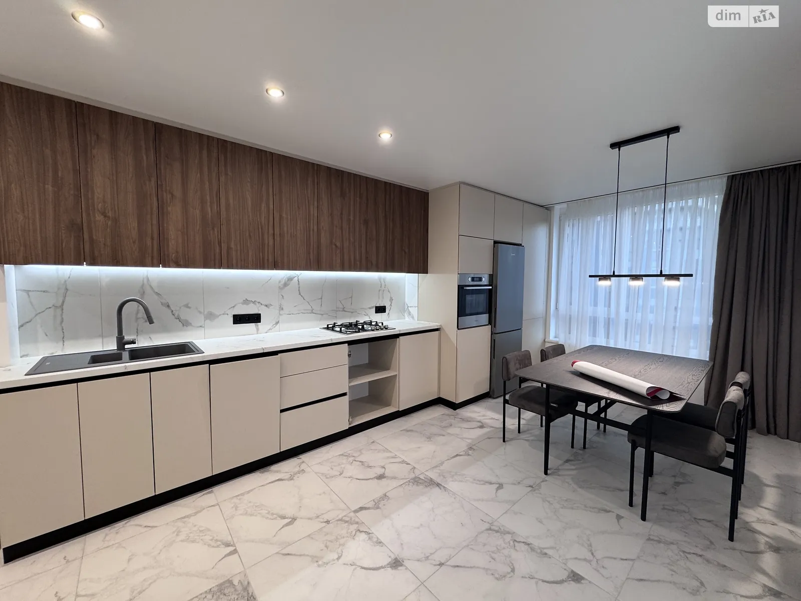 3-комнатная квартира 84 кв. м в Тернополе, пер. Кирпичный, 2-4 - фото 1