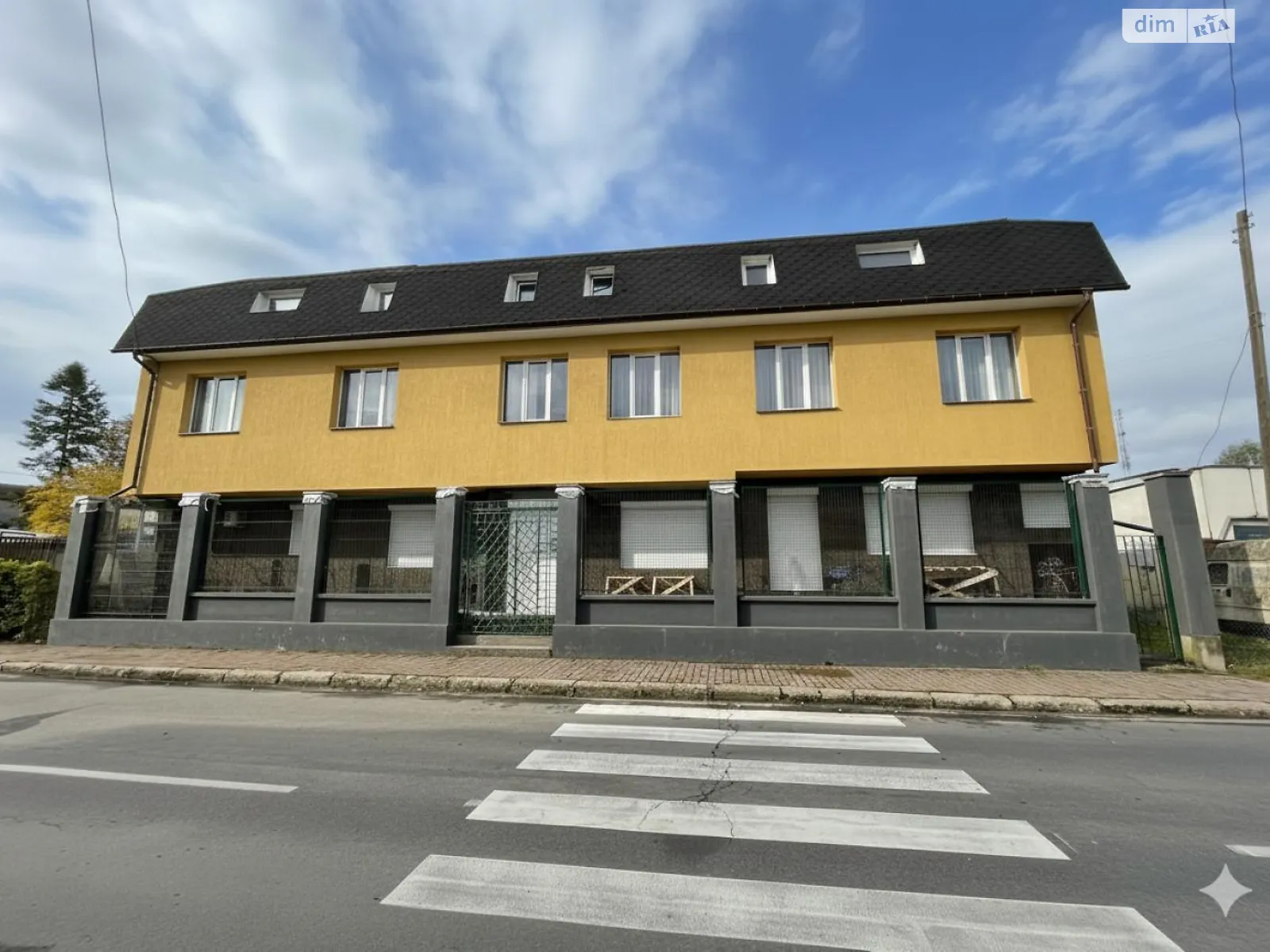 Продается помещения свободного назначения 343.9 кв. м в 3-этажном здании, цена: 410000 $ - фото 1