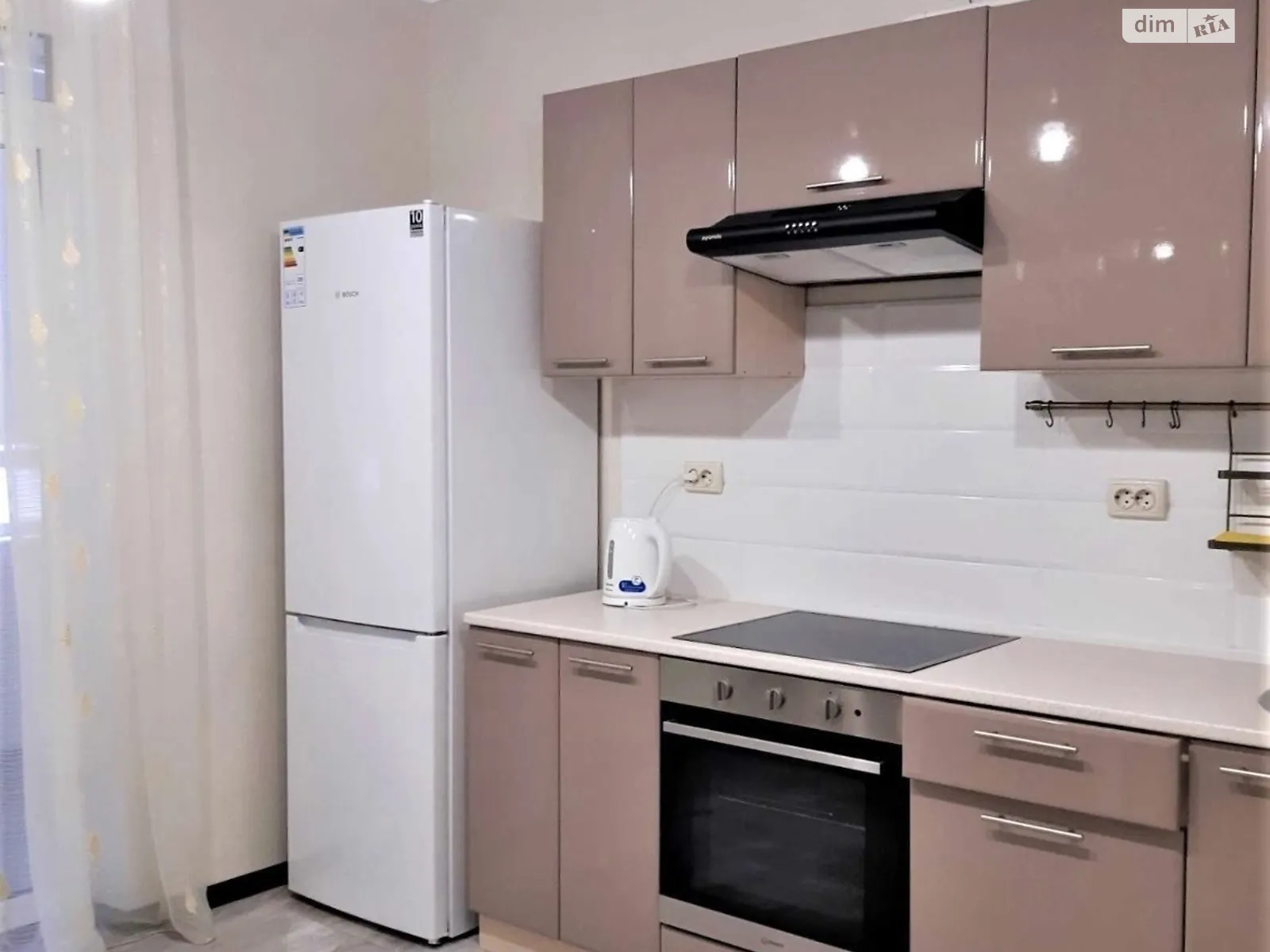 Сдается в аренду 1-комнатная квартира 45 кв. м в Одессе, мас. Радужный, 23 - фото 1