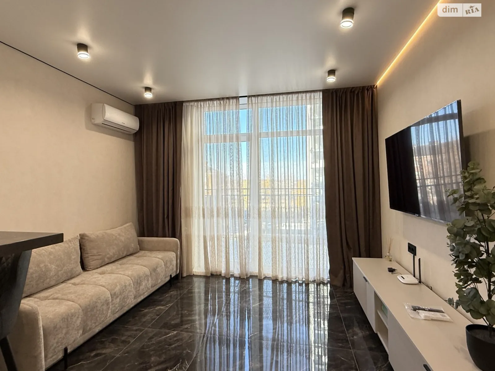 Продается 1-комнатная квартира 56 кв. м в Виннице, пер. Кирпичный - фото 1