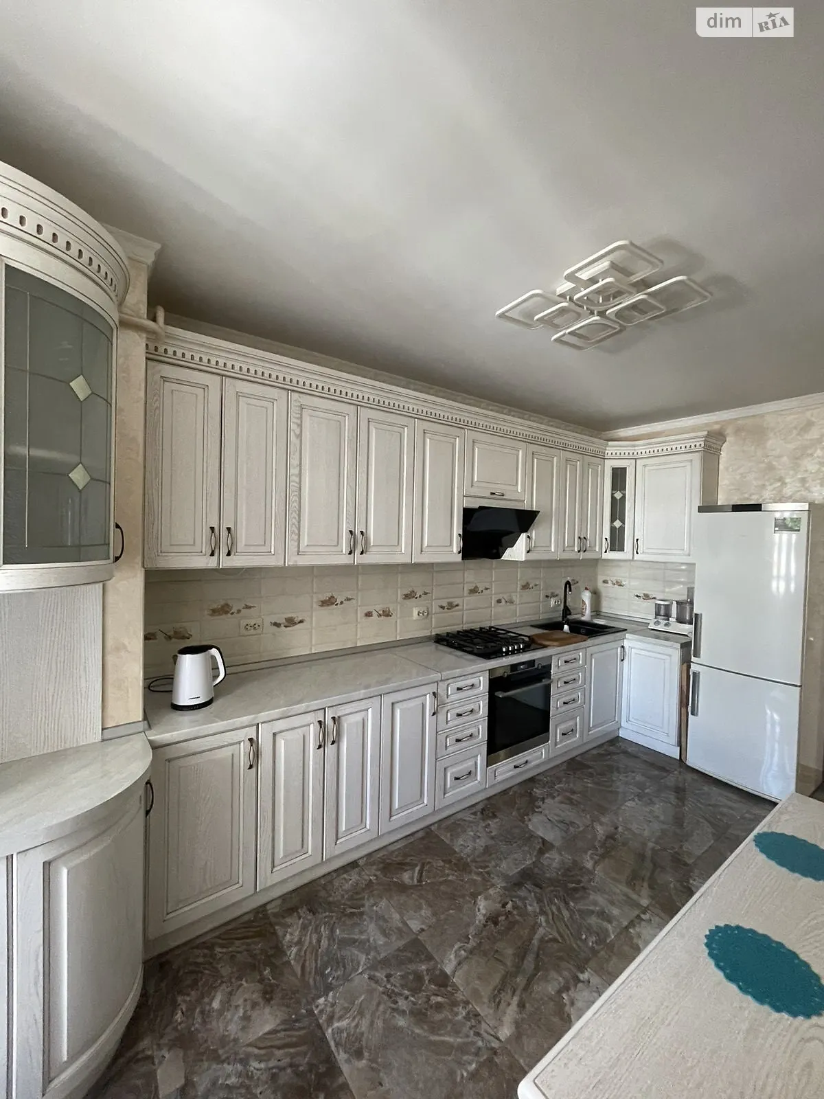 Сдается в аренду 2-комнатная квартира 70 кв. м в Львове, ул. Под Голоском, 15 - фото 1