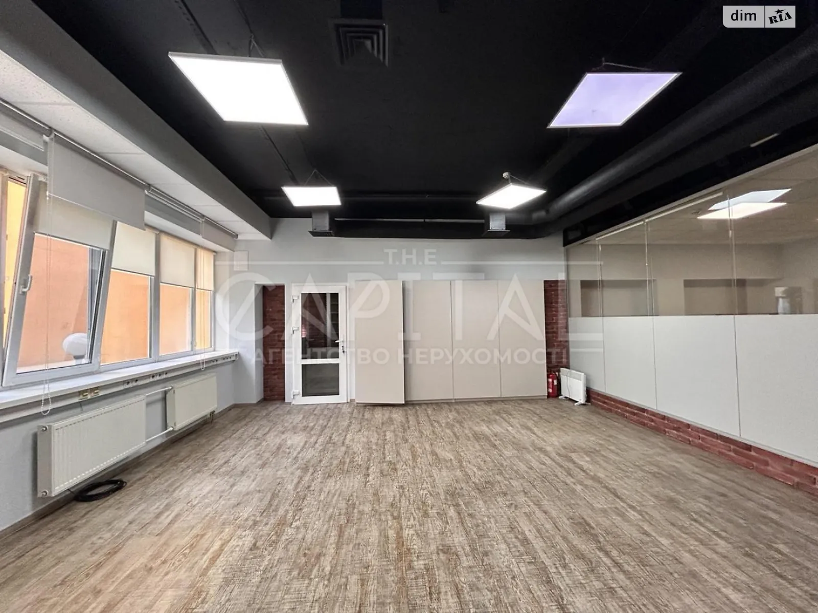 Сдается в аренду офис 105 кв. м в бизнес-центре, цена: 1600 $ - фото 1