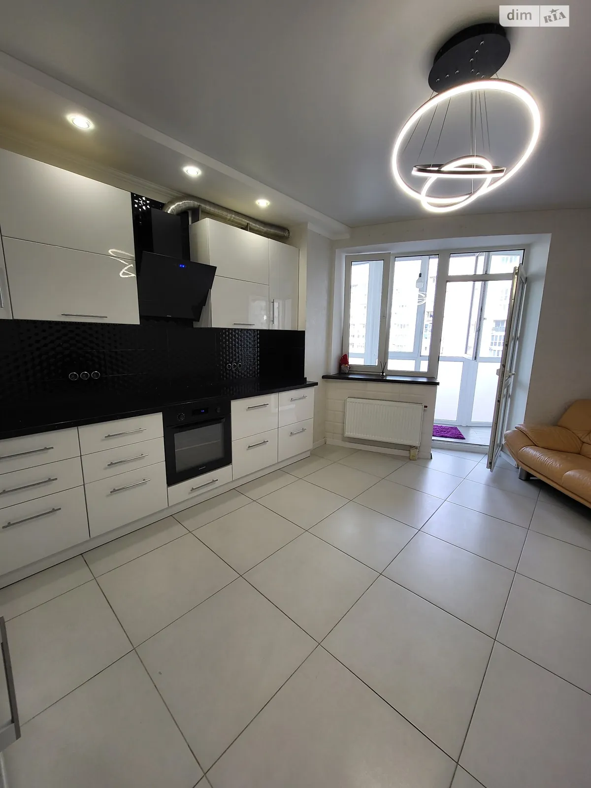 Продается 1-комнатная квартира 62 кв. м в Николаеве, ул. Лазурная, 5/12 - фото 1