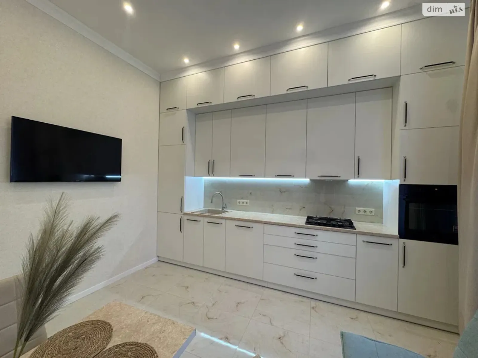 Продається 3-кімнатна квартира 62 кв. м у Києві, вул. Тарасівська, 8 - фото 1