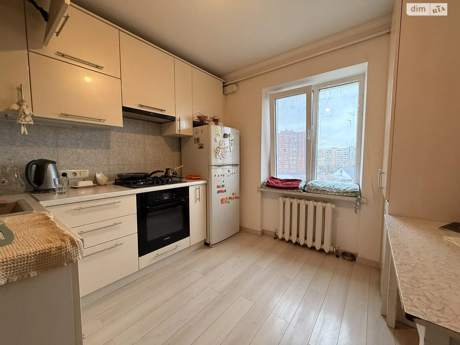 Продається 3-кімнатна квартира 57.5 кв. м у Чорноморську, вул. Радісна - фото 1