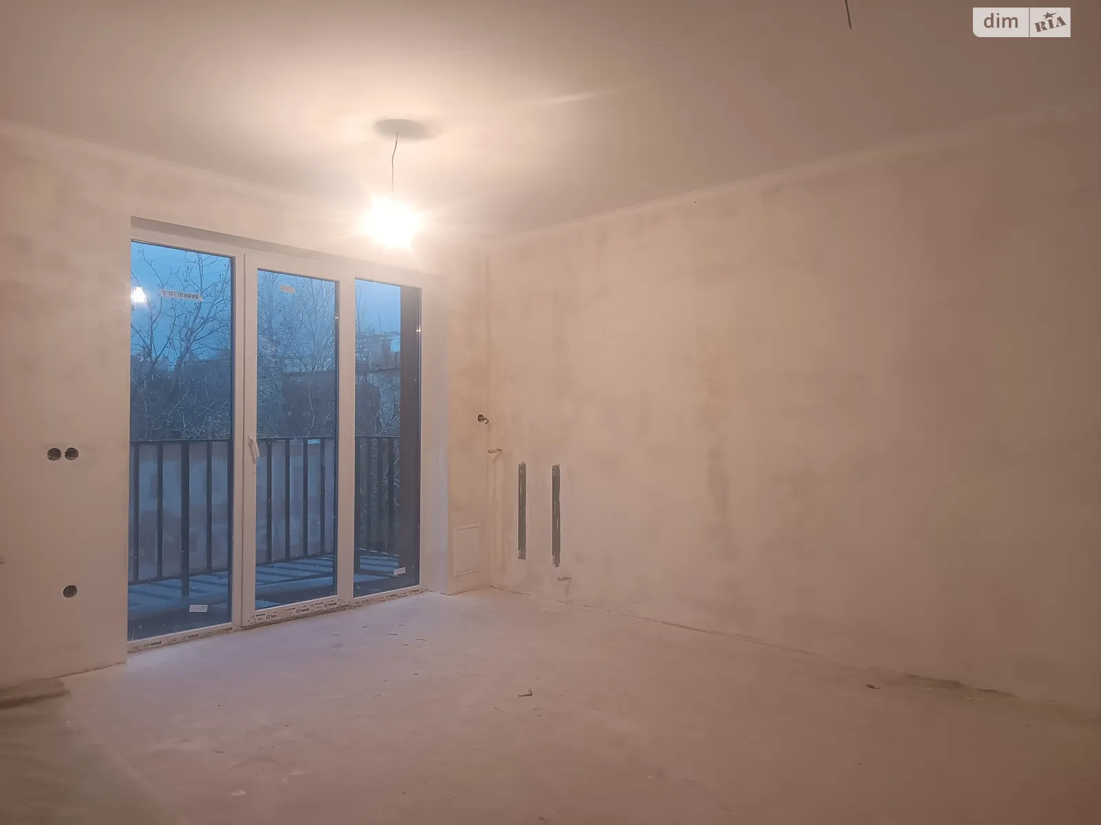 Продается 3-комнатная квартира 65 кв. м в Петрикове, ул. Петриковская - фото 1