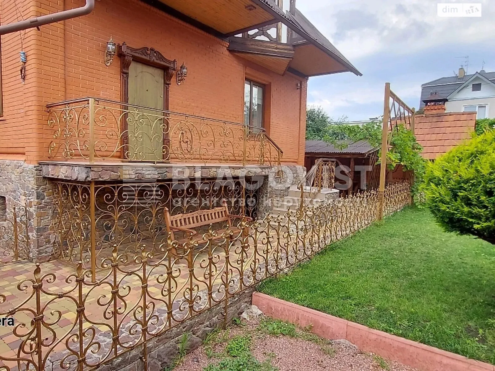 Продається будинок 3 поверховий 285 кв. м з верандою, цена: 300000 $ - фото 1