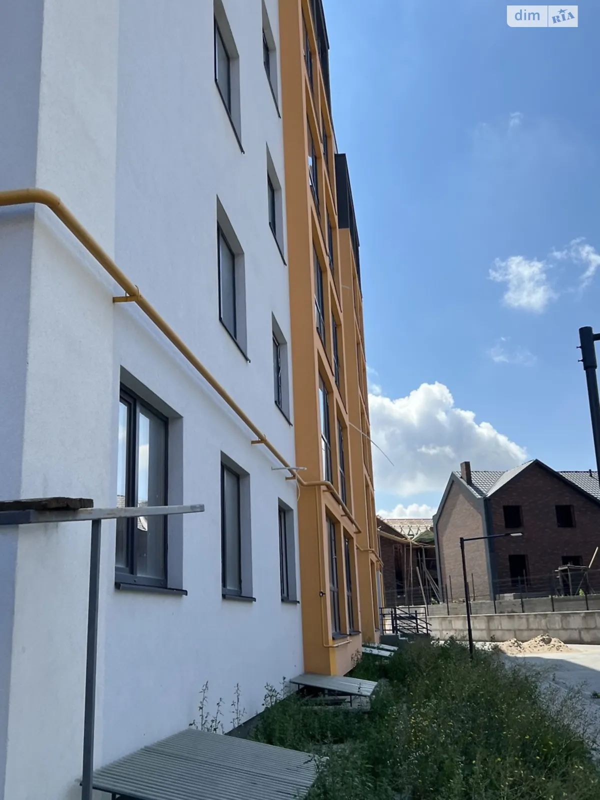 Продається 1-кімнатна квартира 41.7 кв. м у Березині, вул. Райдужна, 105 - фото 1