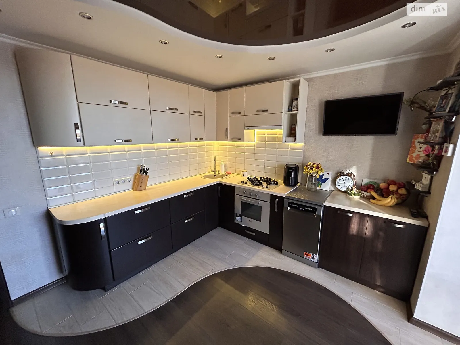 Продается 2-комнатная квартира 77.2 кв. м в Петропавловской Борщаговке, ул. Соборная(Ленина), 10А - фото 1