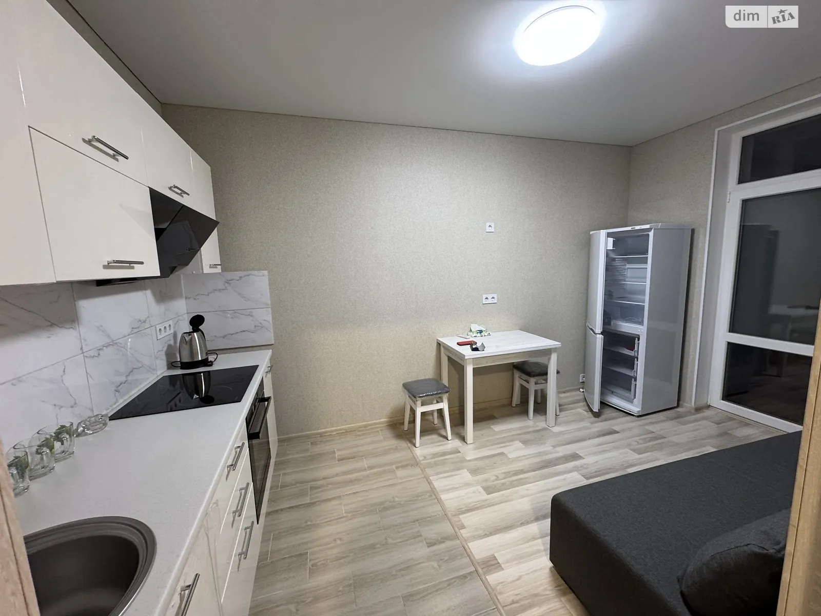 Сдается в аренду 1-комнатная квартира 47 кв. м в Броварах, ул. Соборная, 20 - фото 1