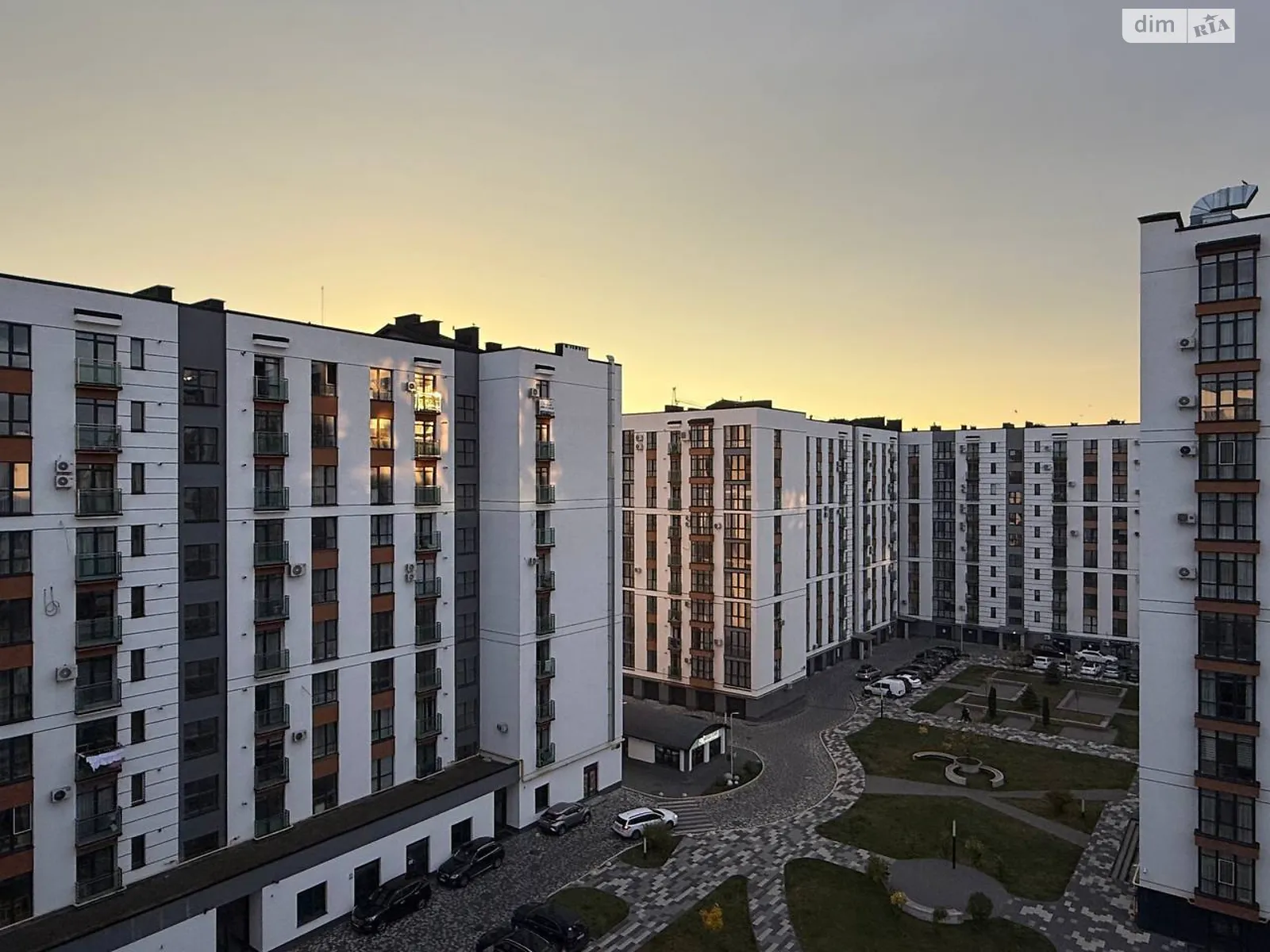 Продается 3-комнатная квартира 78.2 кв. м в Ивано-Франковске, ул. Гетьмана Ивана Мазепы - фото 1