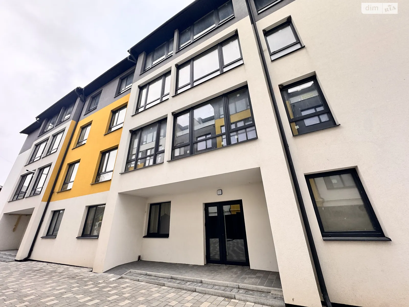 Продается 3-комнатная квартира 77 кв. м в Петрикове, ул. Шептицкого - фото 1