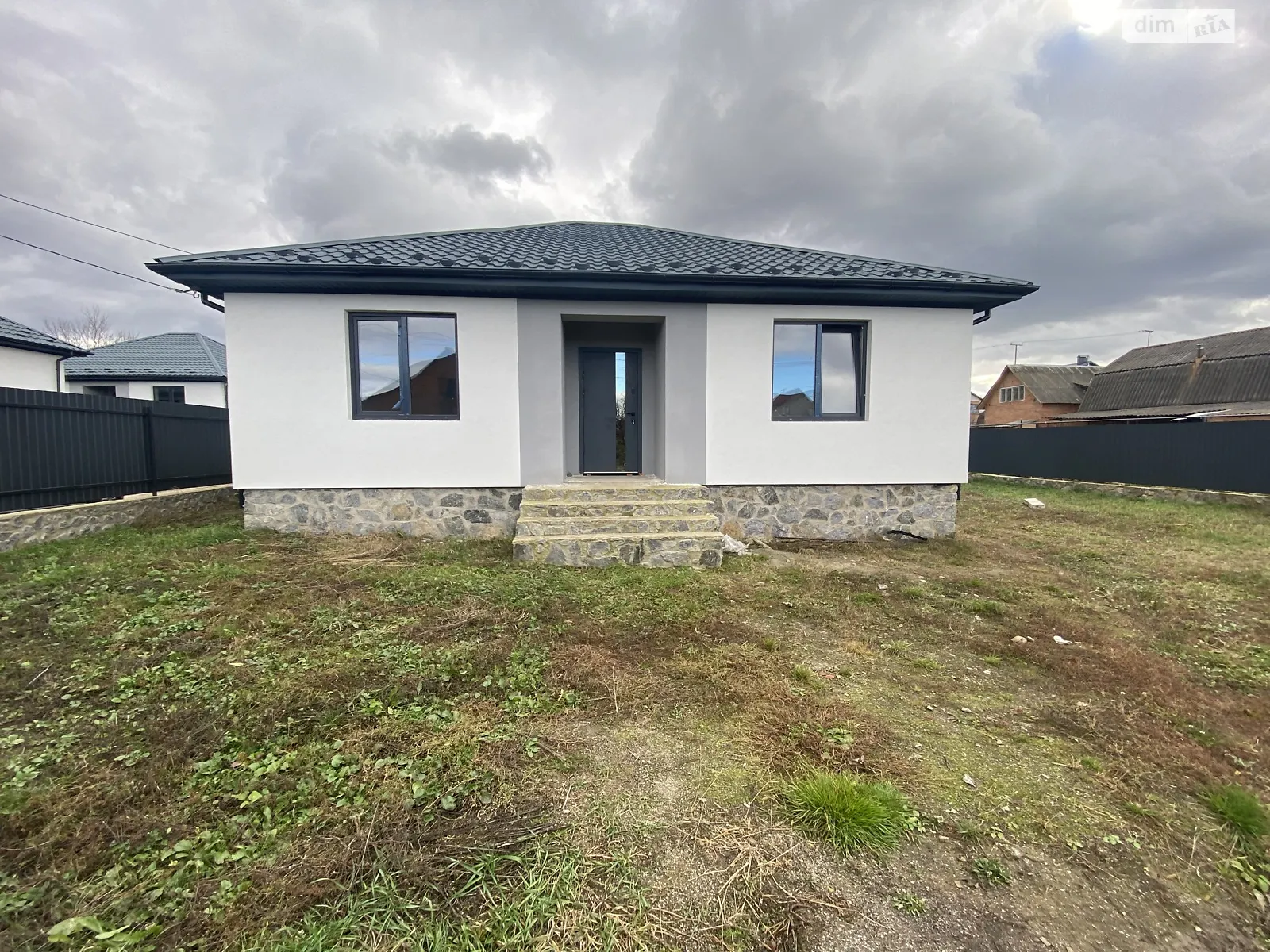 Продається одноповерховий будинок 108 кв. м з гаражем, цена: 65000 $ - фото 1