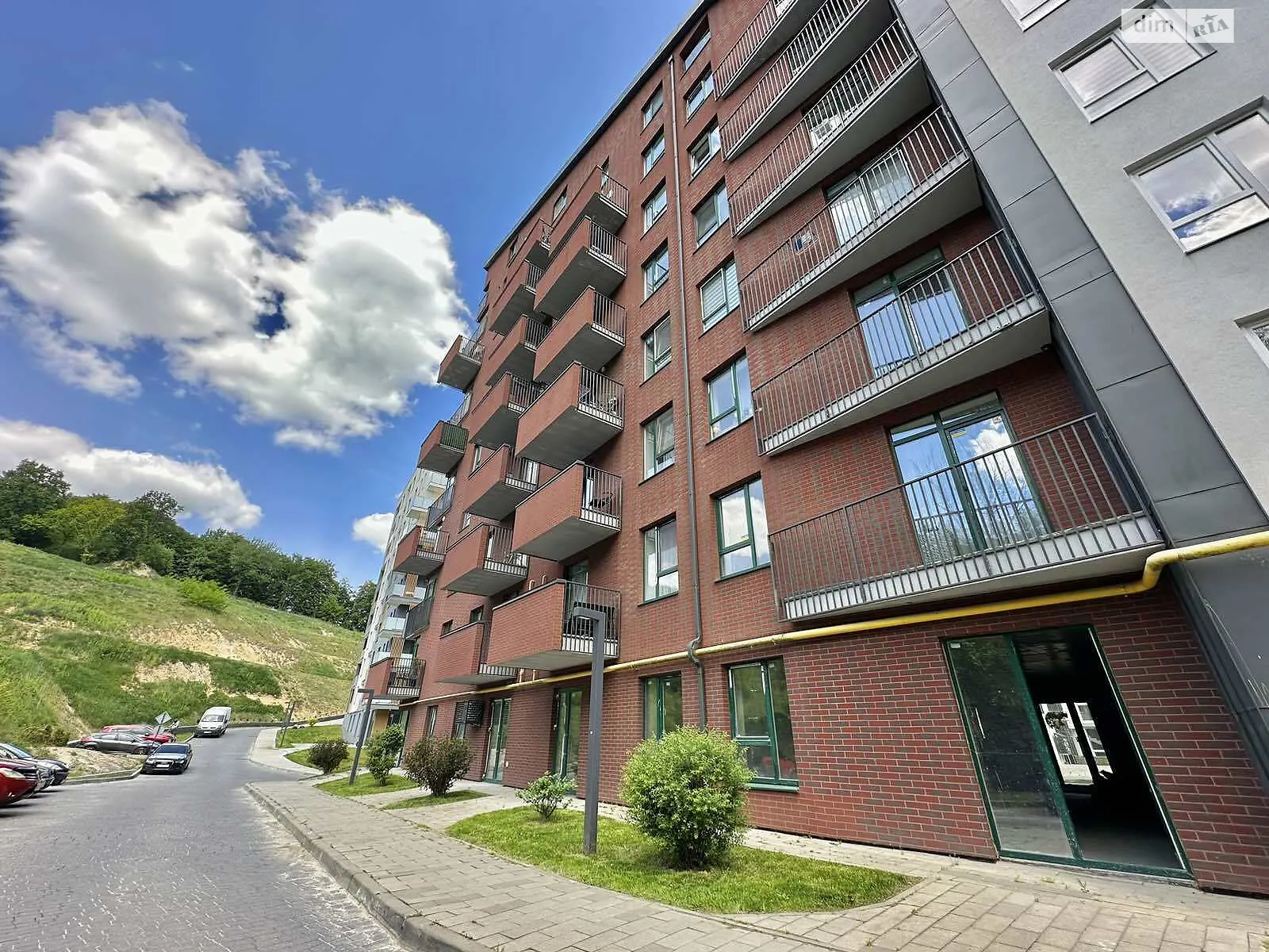 Здається в оренду приміщення вільного призначення 131 кв. м в 8-поверховій будівлі, цена: 1000 $ - фото 1