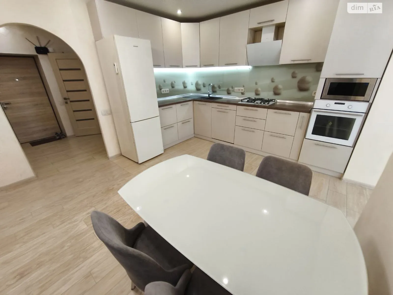 Продается 3-комнатная квартира 89.9 кв. м в Слобожанском, ул. Владимирская, 1 корпус 4 - фото 1