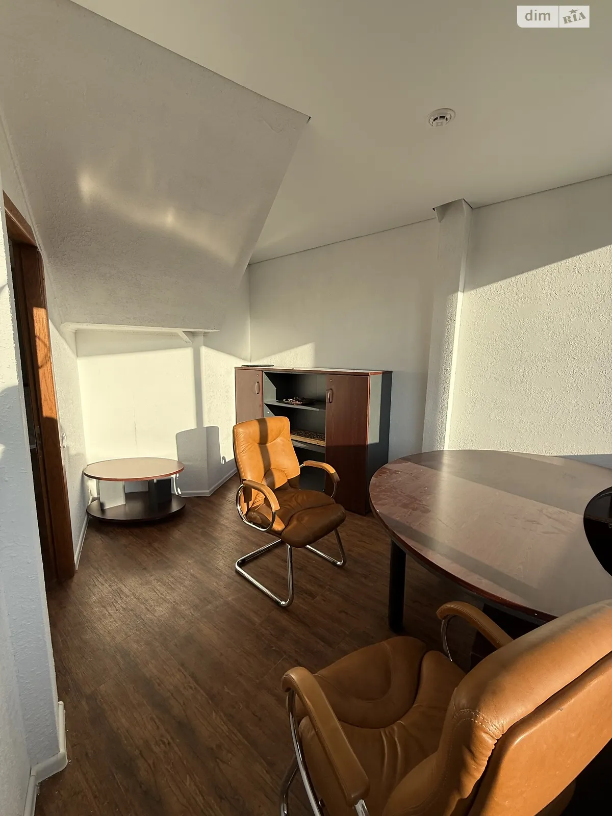 Сдается в аренду офис 50 кв. м в бизнес-центре, цена: 15000 грн - фото 1