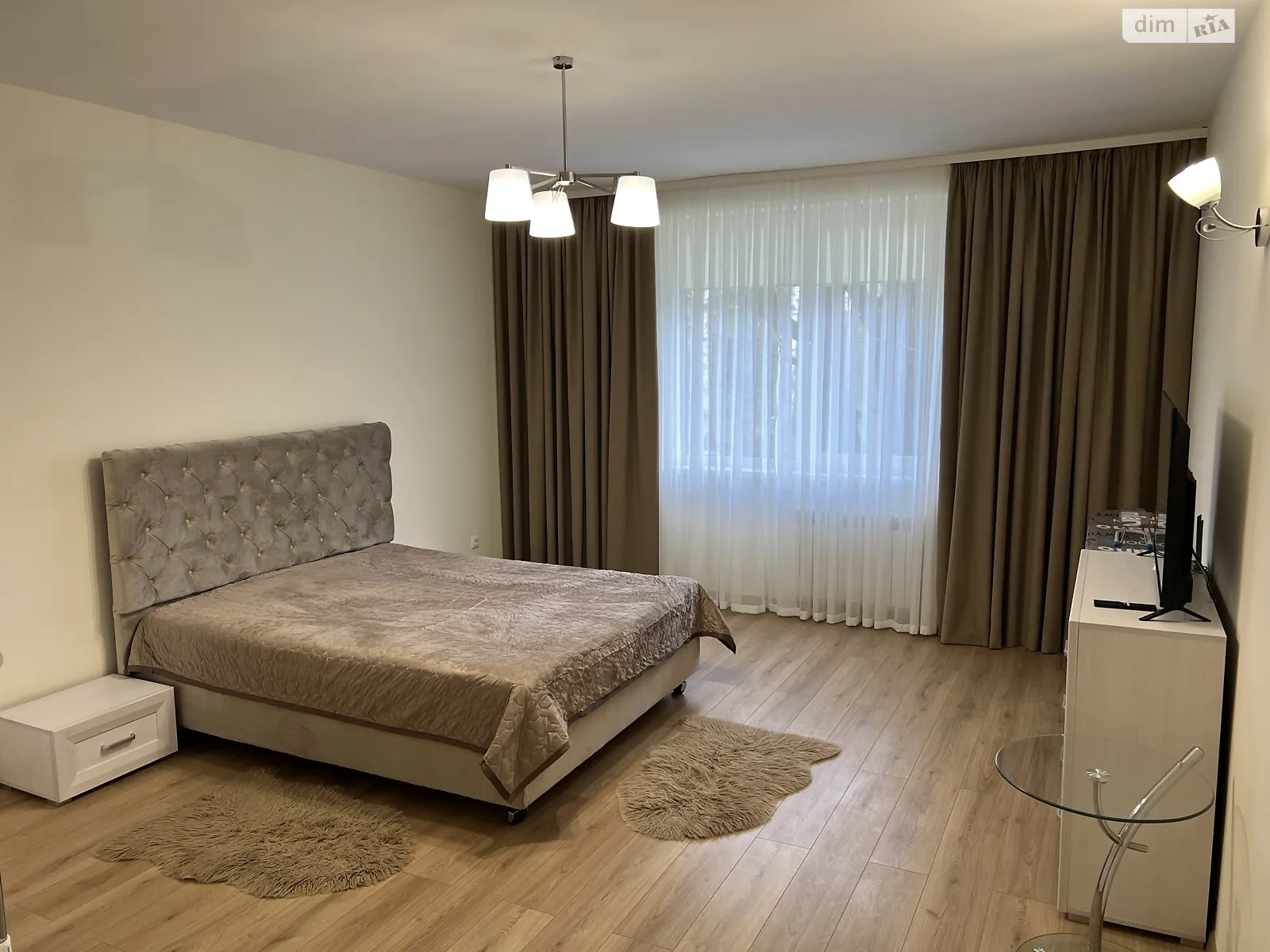 Сдается в аренду 1-комнатная квартира 68 кв. м в Мукачеве, цена: 450 $ - фото 1