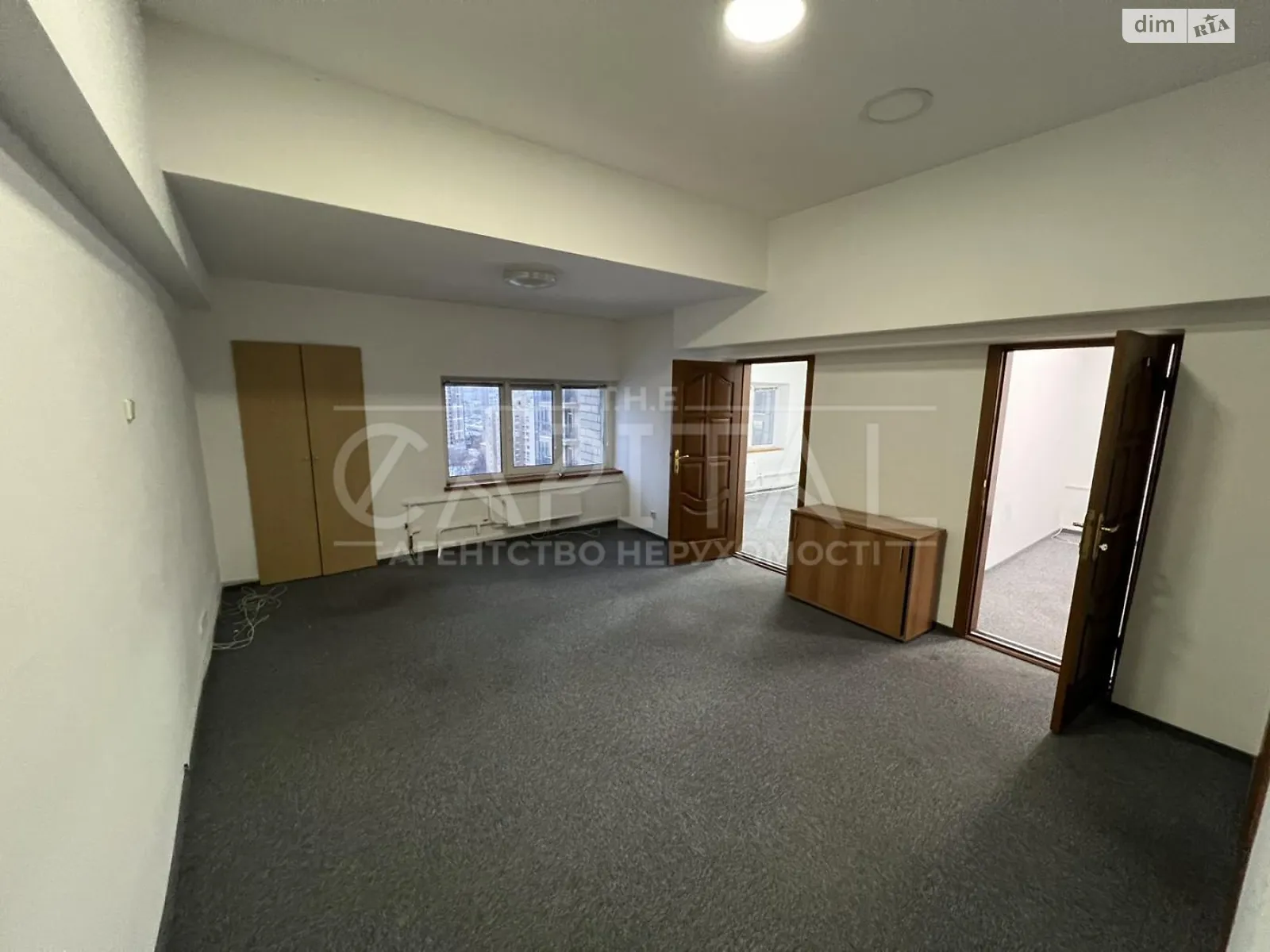 Продается офис 160 кв. м в бизнес-центре, цена: 275000 $ - фото 1