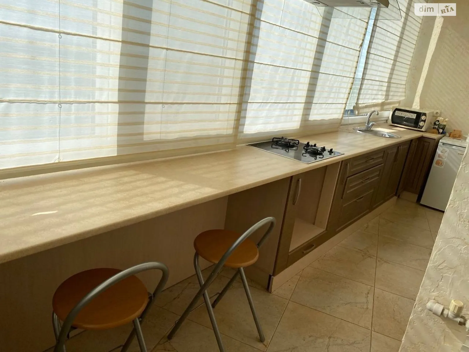 Продается 3-комнатная квартира 67 кв. м в Фонтанке, ул. Центральная - фото 1