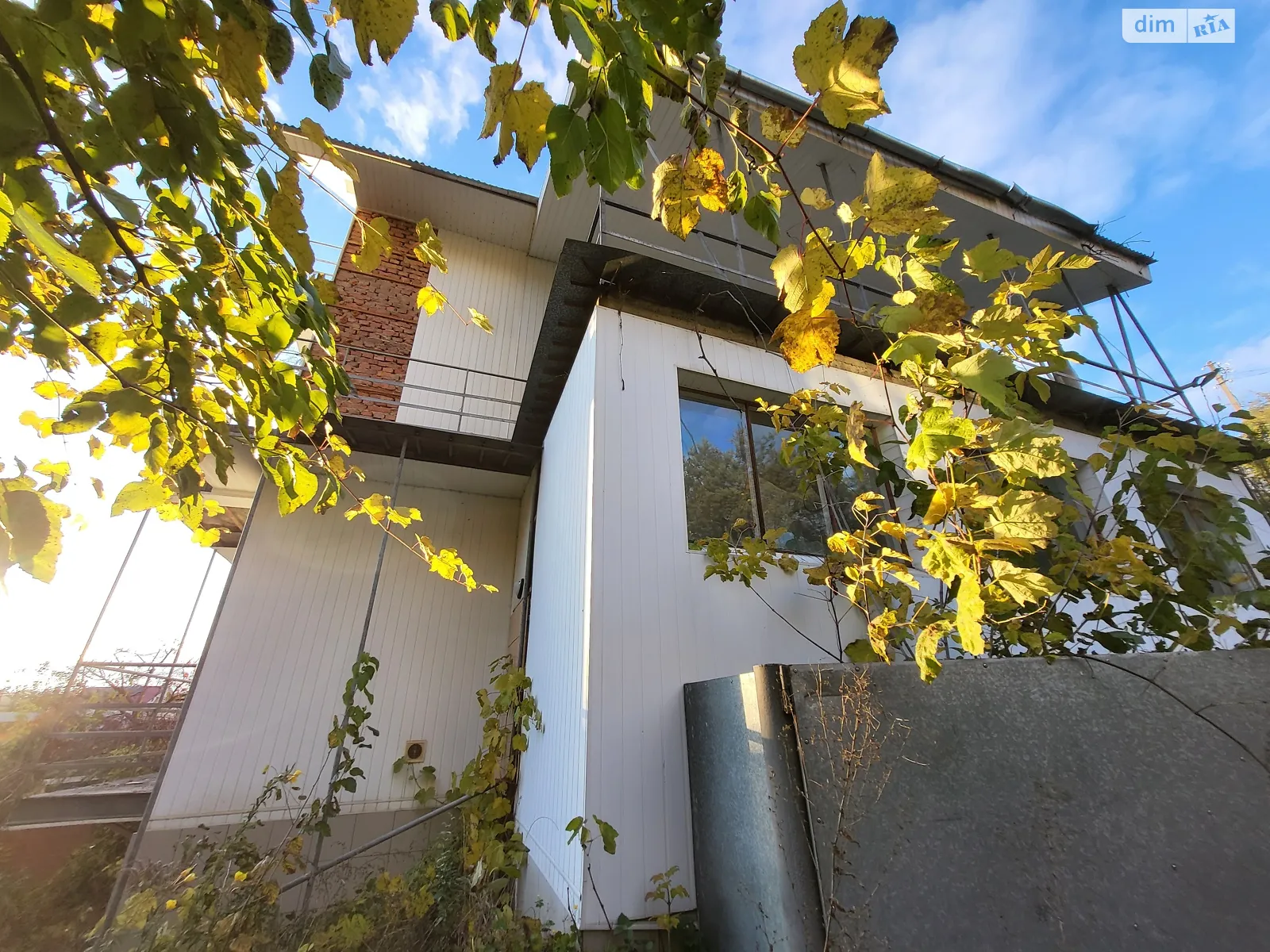 Продается дом на 3 этажа 470 кв. м с участком, цена: 170000 $ - фото 1