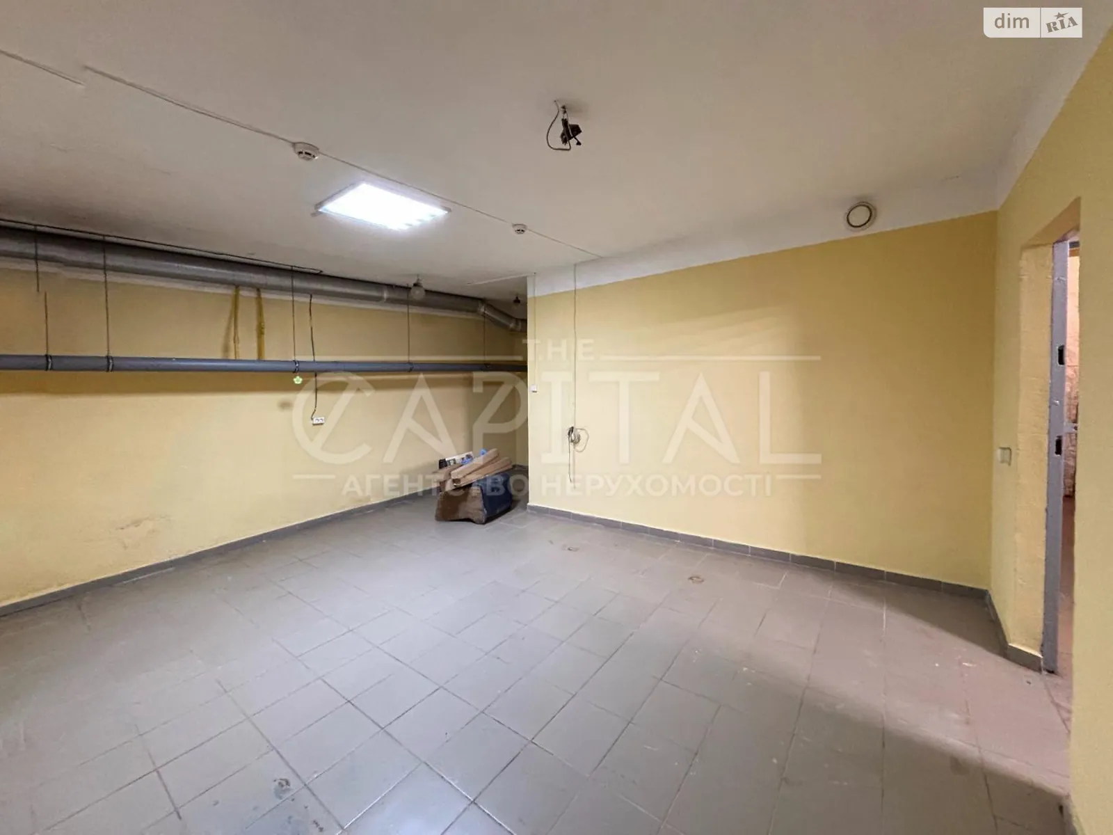 Сдается в аренду офис 350 кв. м в бизнес-центре, цена: 1950 $ - фото 1